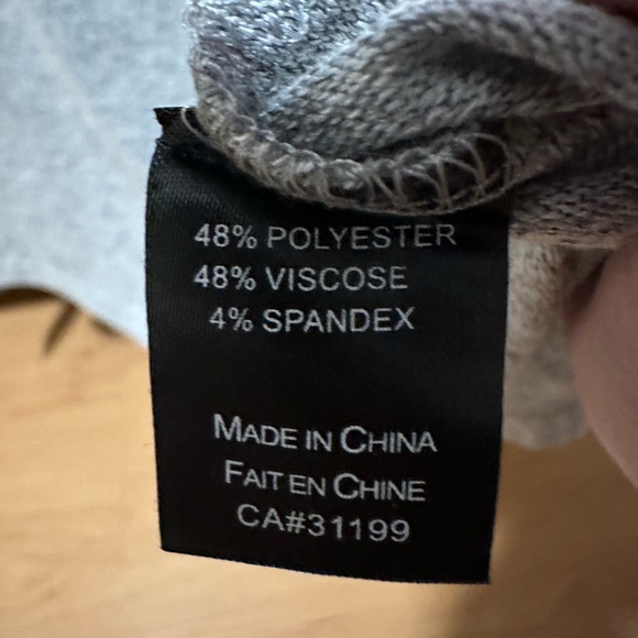 Light gray crewneck sweater - Picture 4 of 4